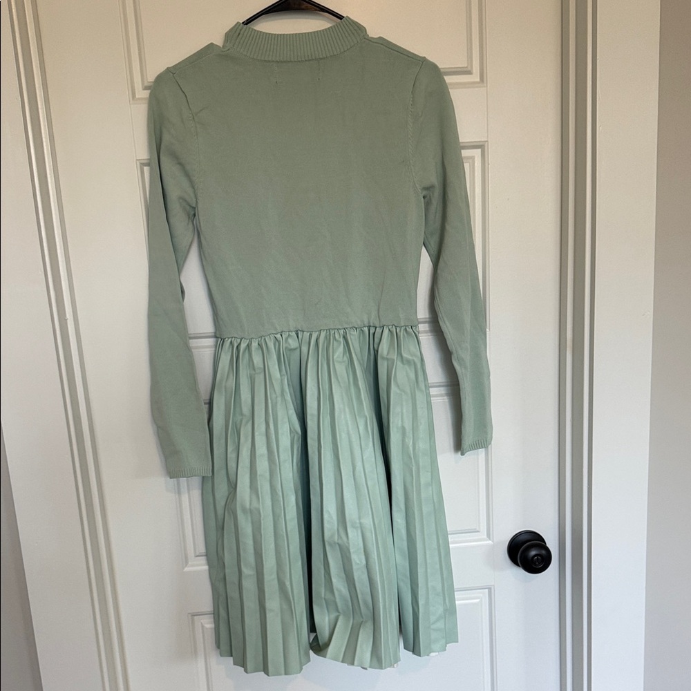 Elegant Mint Green Women's Casual Dress - Picture 3 of 3